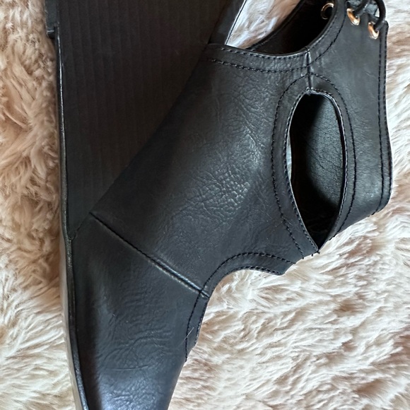 TG Wedge Shoes - Picture 8 of 16